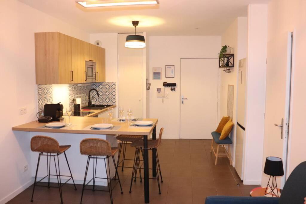Apartment Les Cedres -tram A 50 Metres, Bordeaux A 5 Minutes, Parking
