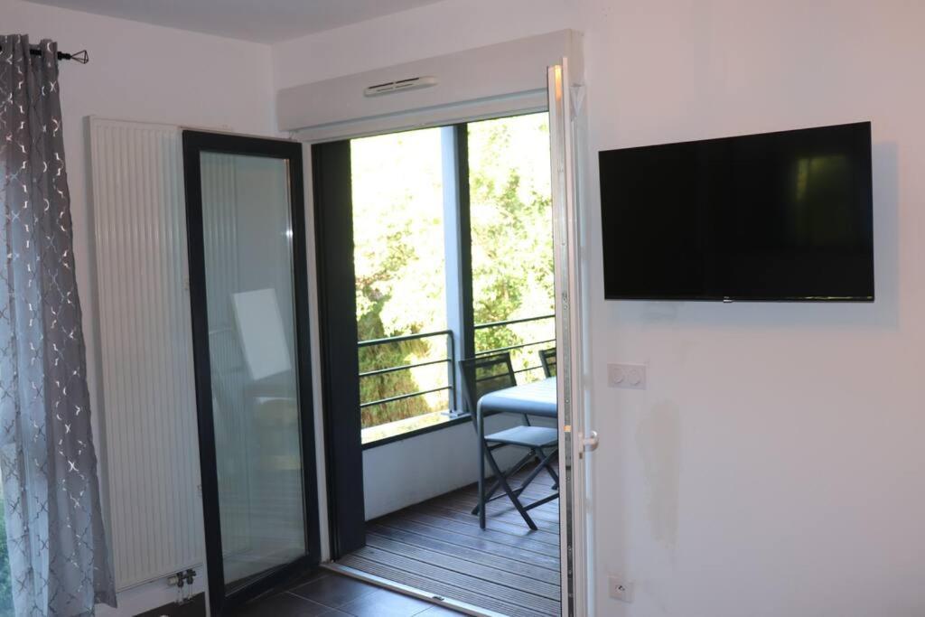 Les Cedres -tram A 50 Metres, Bordeaux A 5 Minutes, Parking Apartment